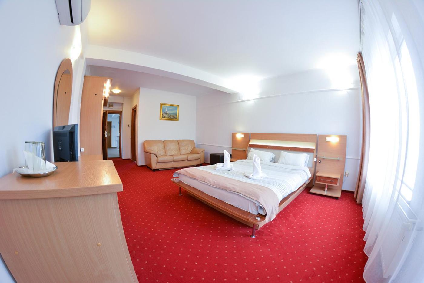 Pensiune Valentina Hotel Ramnicu Valcea Bagian luar foto