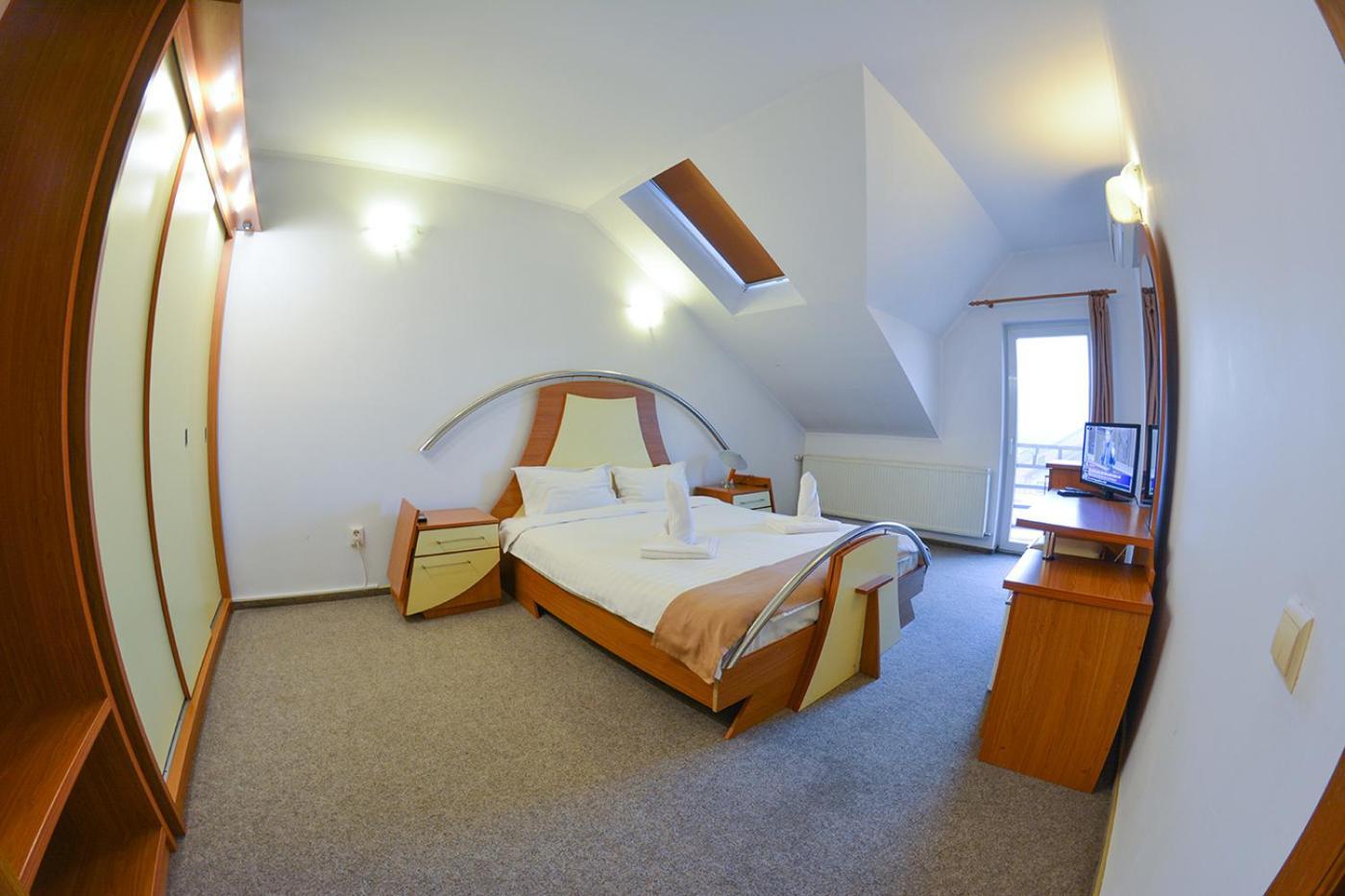 Pensiune Valentina Hotel Ramnicu Valcea Bagian luar foto