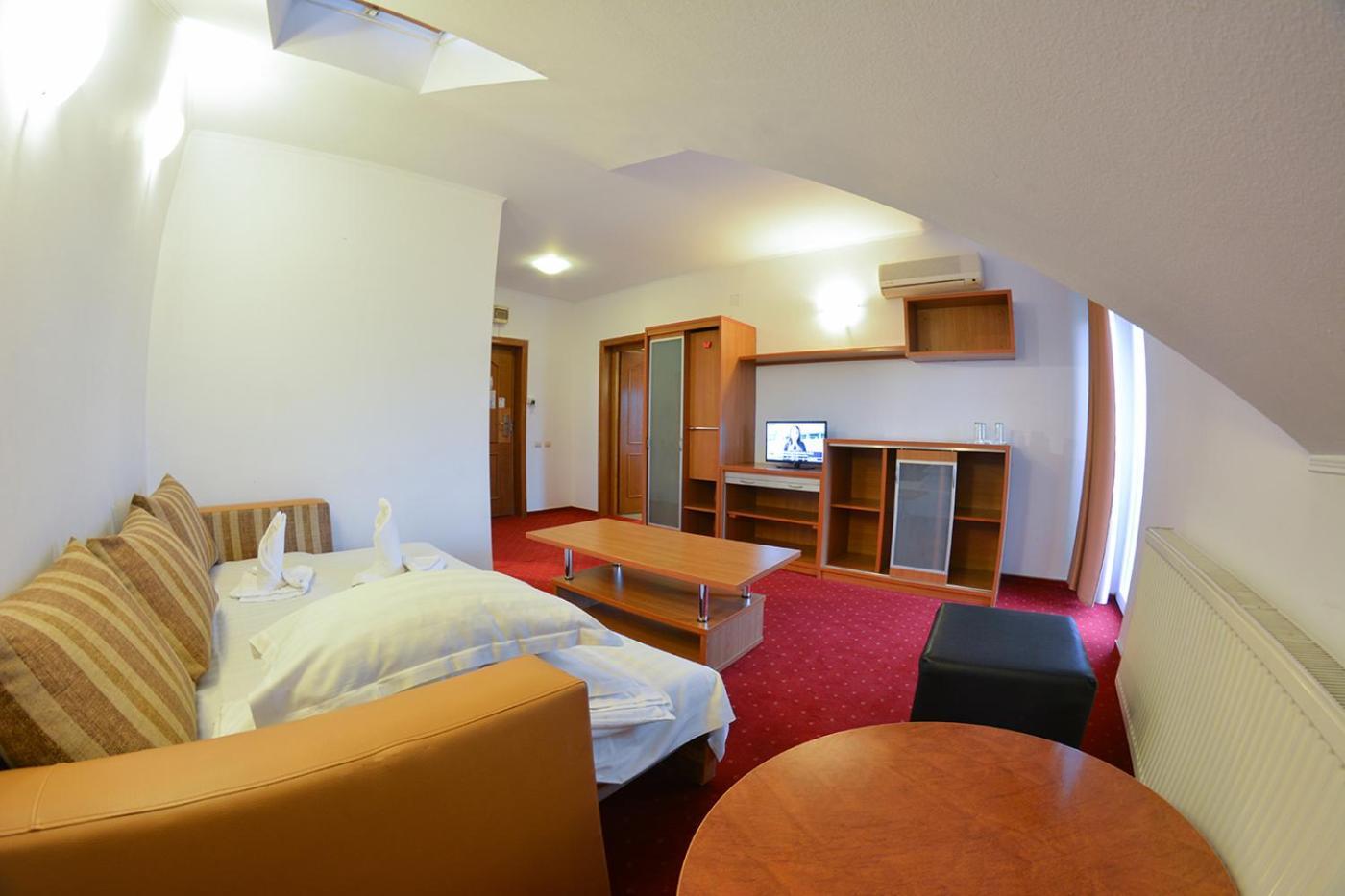 Pensiune Valentina Hotel Ramnicu Valcea Bagian luar foto
