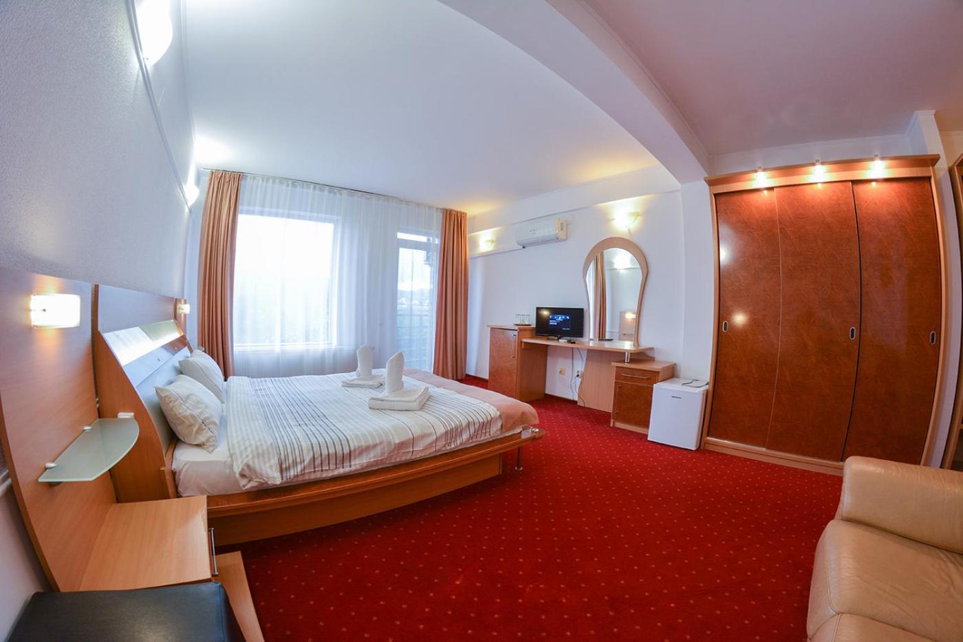 Pensiune Valentina Hotel Ramnicu Valcea Bagian luar foto