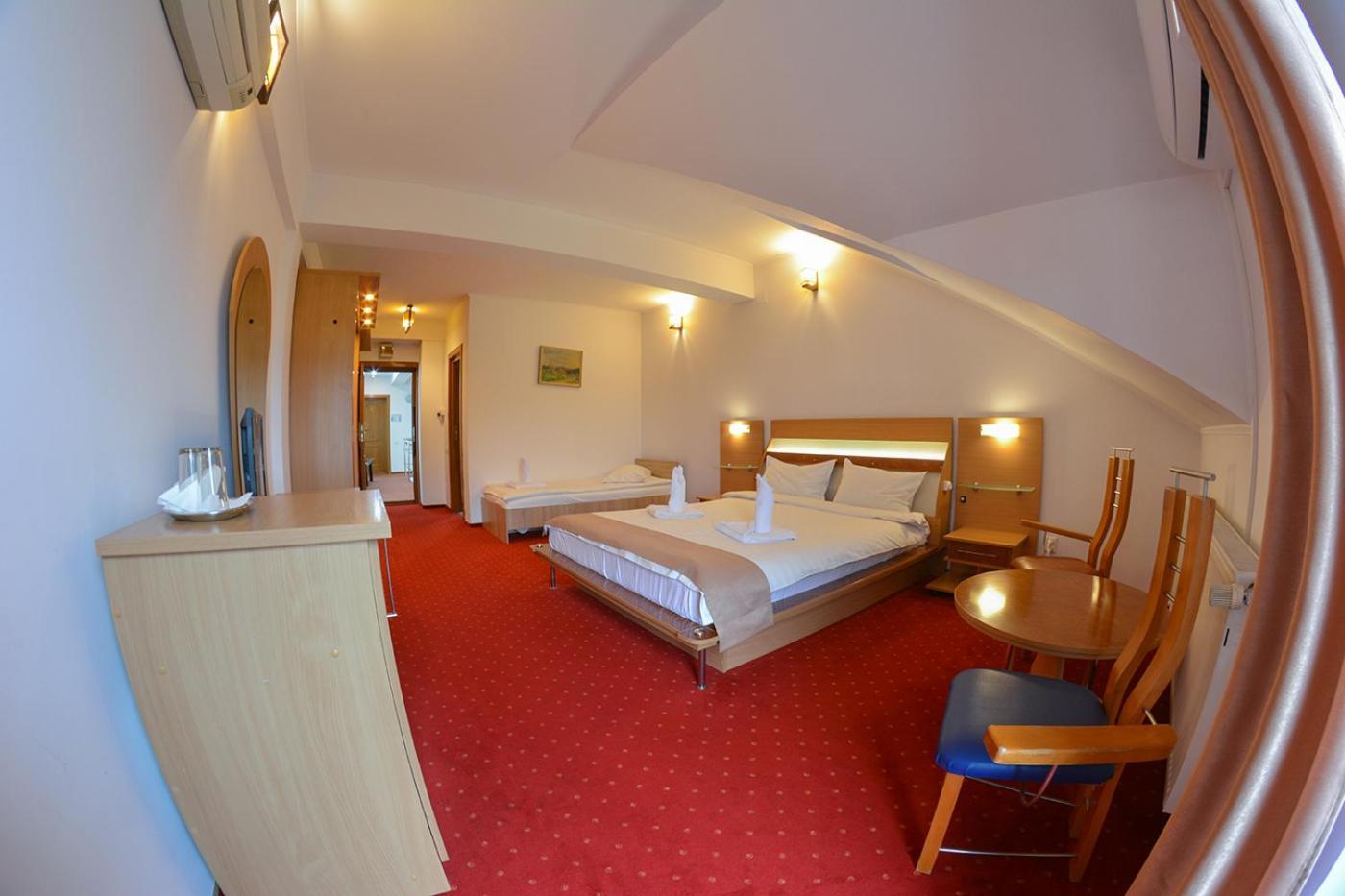Pensiune Valentina Hotel Ramnicu Valcea Bagian luar foto