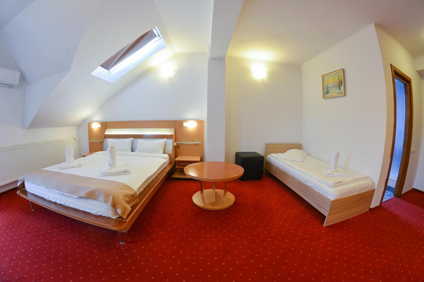 Pensiune Valentina Hotel Ramnicu Valcea Bagian luar foto