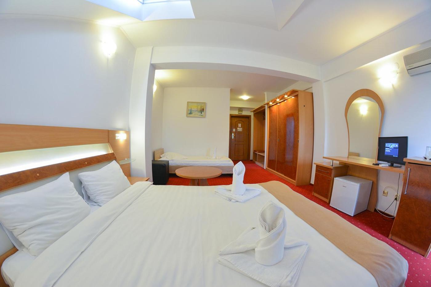 Pensiune Valentina Hotel Ramnicu Valcea Bagian luar foto