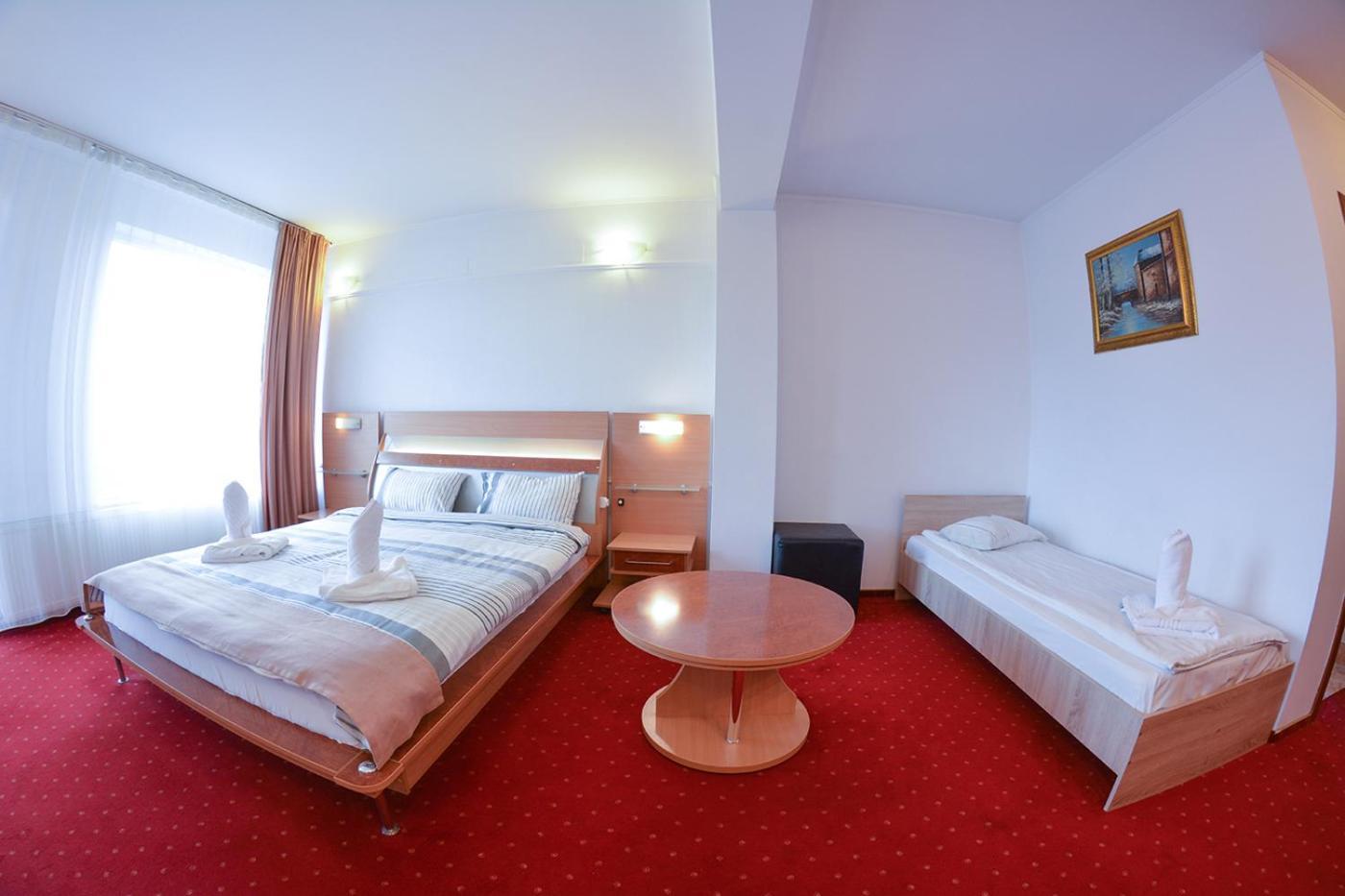 Pensiune Valentina Hotel Ramnicu Valcea Bagian luar foto