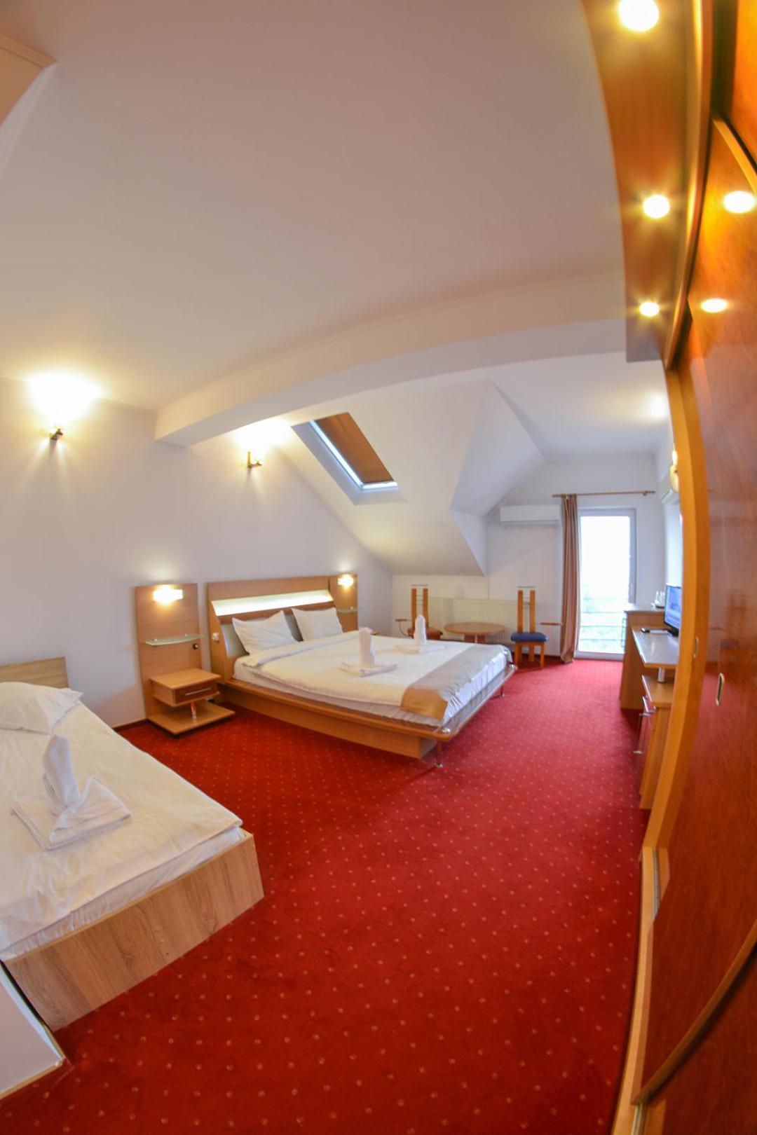Pensiune Valentina Hotel Ramnicu Valcea Bagian luar foto