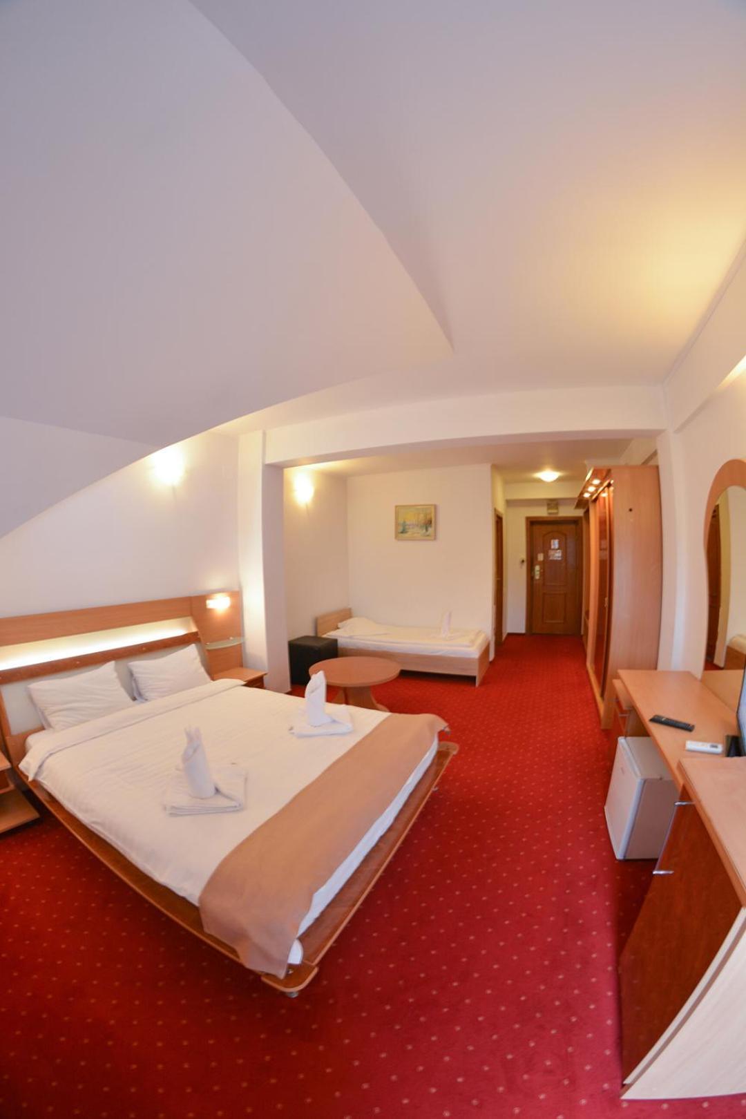 Pensiune Valentina Hotel Ramnicu Valcea Bagian luar foto