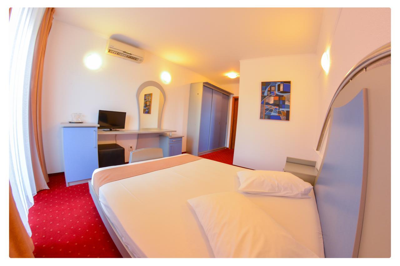 Pensiune Valentina Hotel Ramnicu Valcea Bagian luar foto