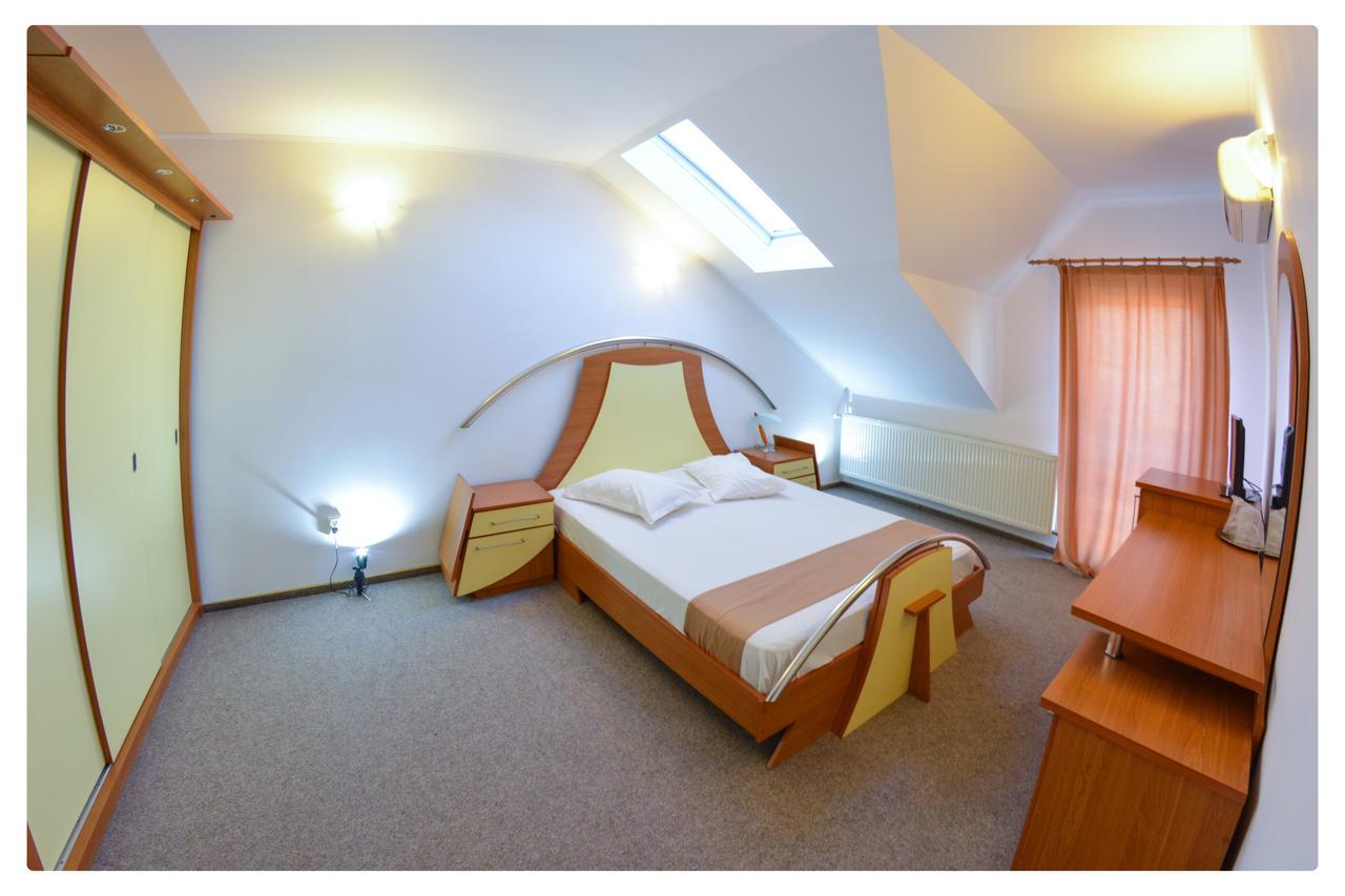 Pensiune Valentina Hotel Ramnicu Valcea Bagian luar foto